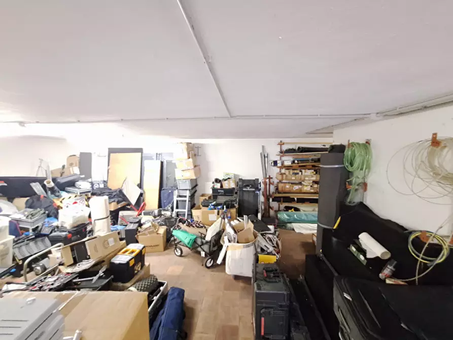 Immagine 5 di Garage in vendita  in Via Montessori a Venezia