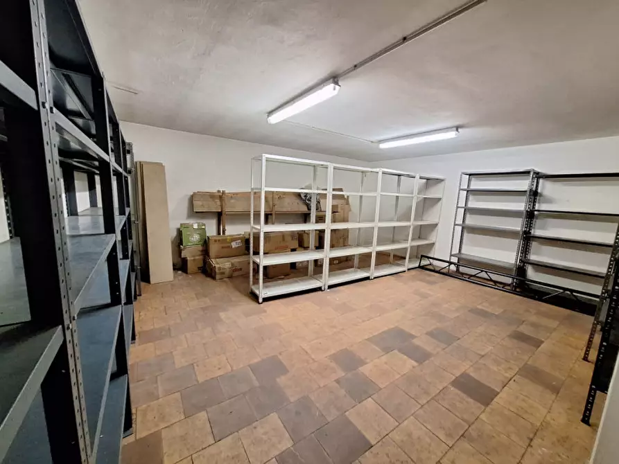 Immagine 8 di Garage in vendita  in Via Montessori a Venezia