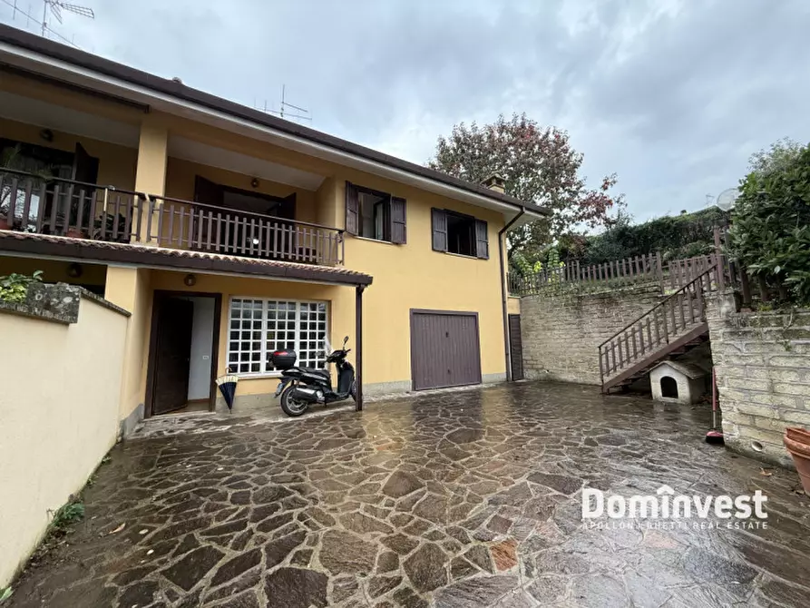 Immagine 1 di Casa quadrifamiliare in vendita  in Via di Colle Piombo a Velletri