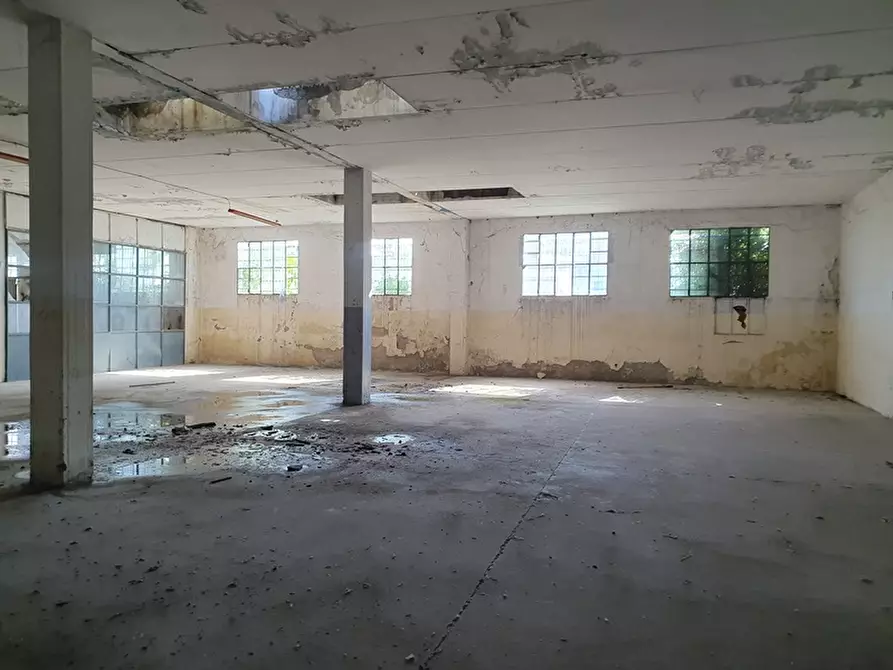 Immagine 5 di Magazzino in vendita  in Via Cesare Battisti a Rovato