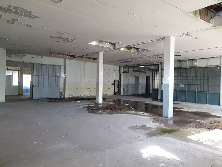 Immagine 6 di Magazzino in vendita  in Via Cesare Battisti a Rovato