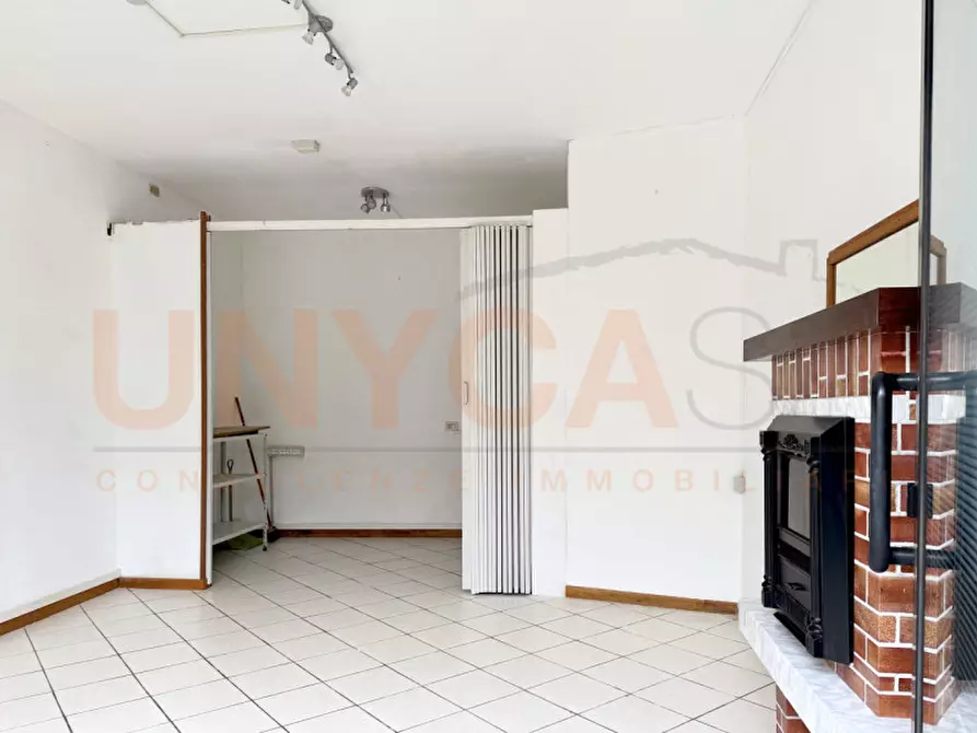 Immagine 1 di Negozio in vendita  in via Mestrina a Mestrino