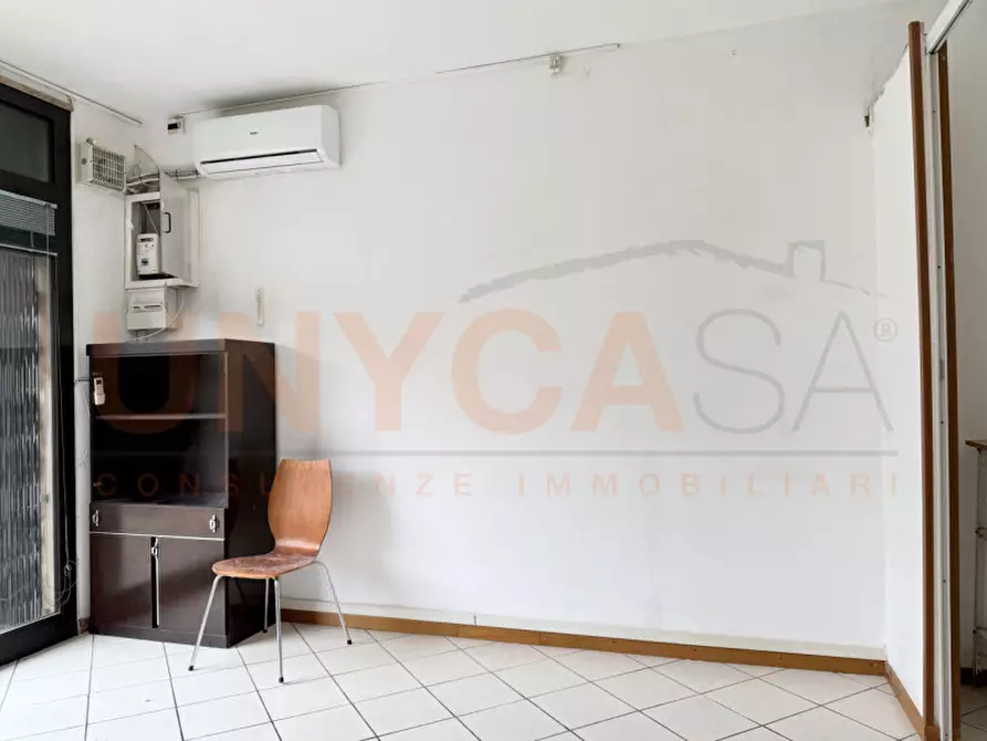 Immagine 2 di Negozio in vendita  in via Mestrina a Mestrino