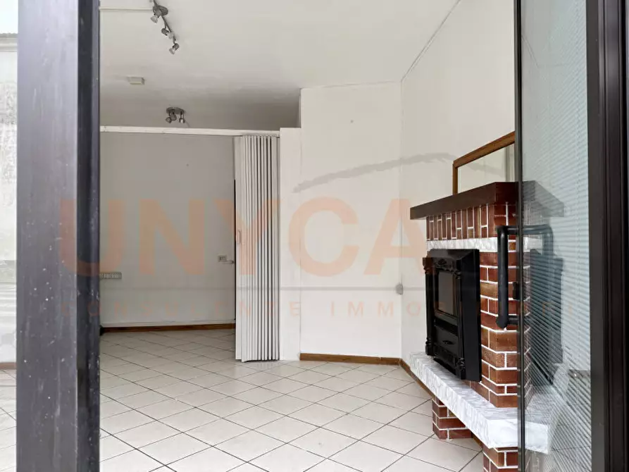 Immagine 4 di Negozio in vendita  in via Mestrina a Mestrino