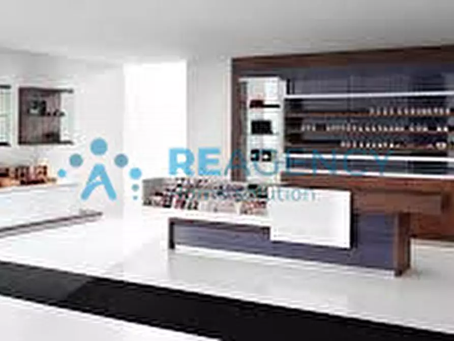 Immagine 2 di Attività commerciale in vendita  in vicenza a Vicenza