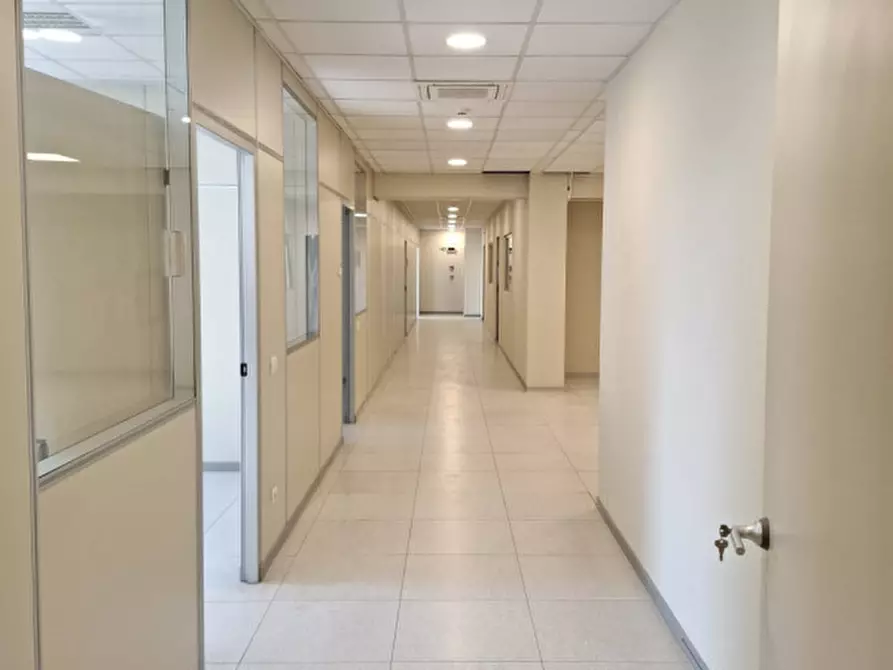 Immagine 1 di Ufficio in affitto  in Via Enrico Fermi a Verona