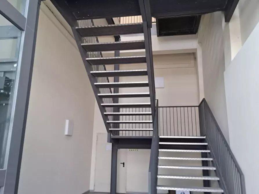 Immagine 2 di Ufficio in affitto  in Via Enrico Fermi a Verona