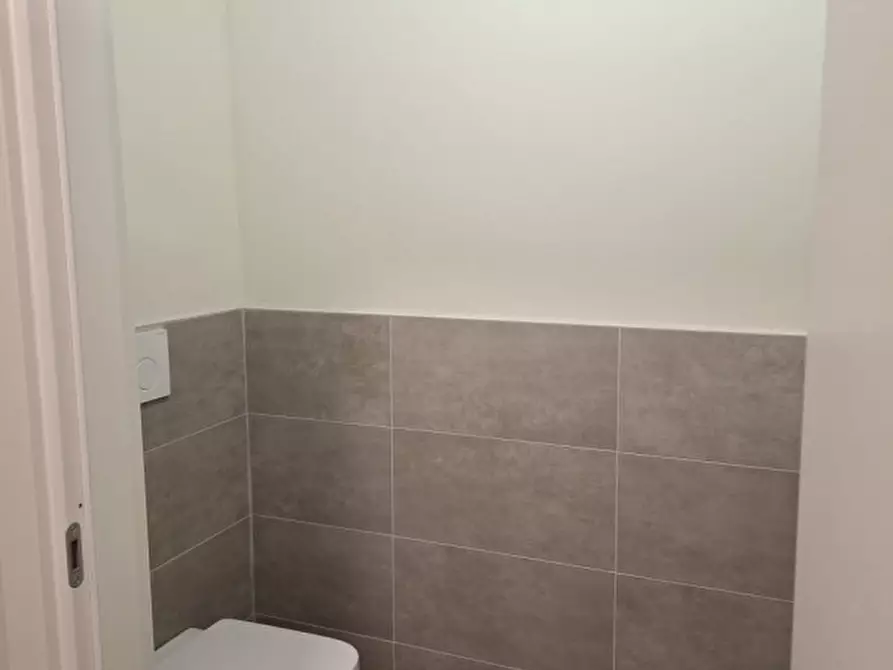 Immagine 13 di Ufficio in affitto  in Via Enrico Fermi a Verona