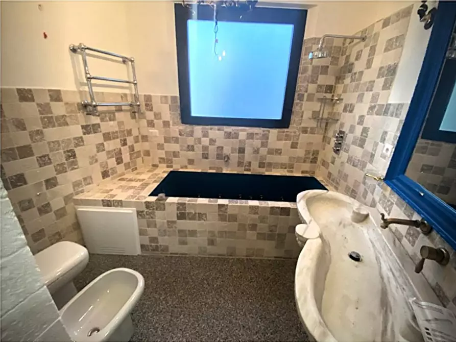 Immagine 8 di Appartamento in vendita  a Castiglione Del Lago