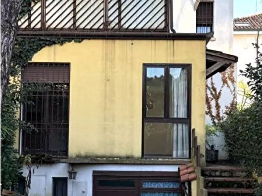 Immagine 2 di Casa indipendente in vendita  in Via Gustavo Modena a Padova