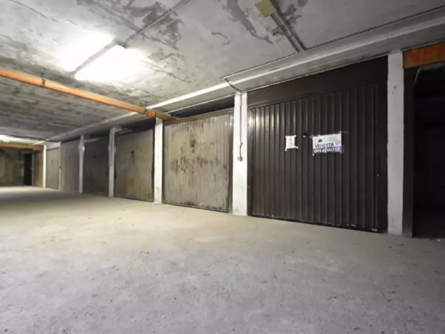 Immagine 5 di Garage in vendita  in via gardesana 65 a Bussolengo