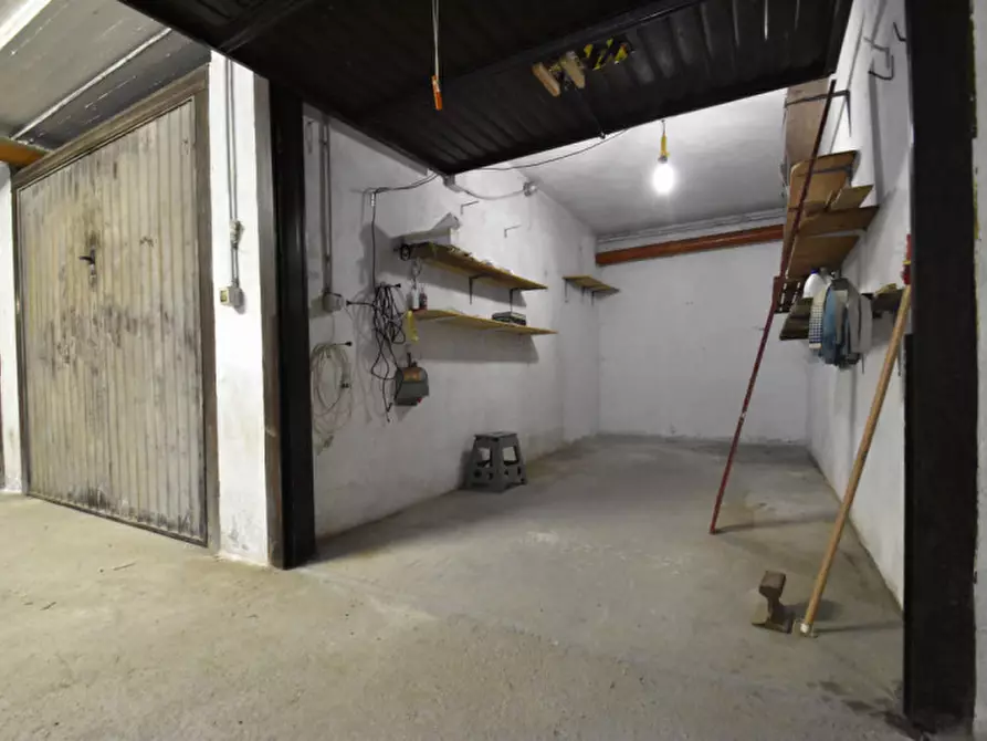 Immagine 7 di Garage in vendita  in via gardesana 65 a Bussolengo