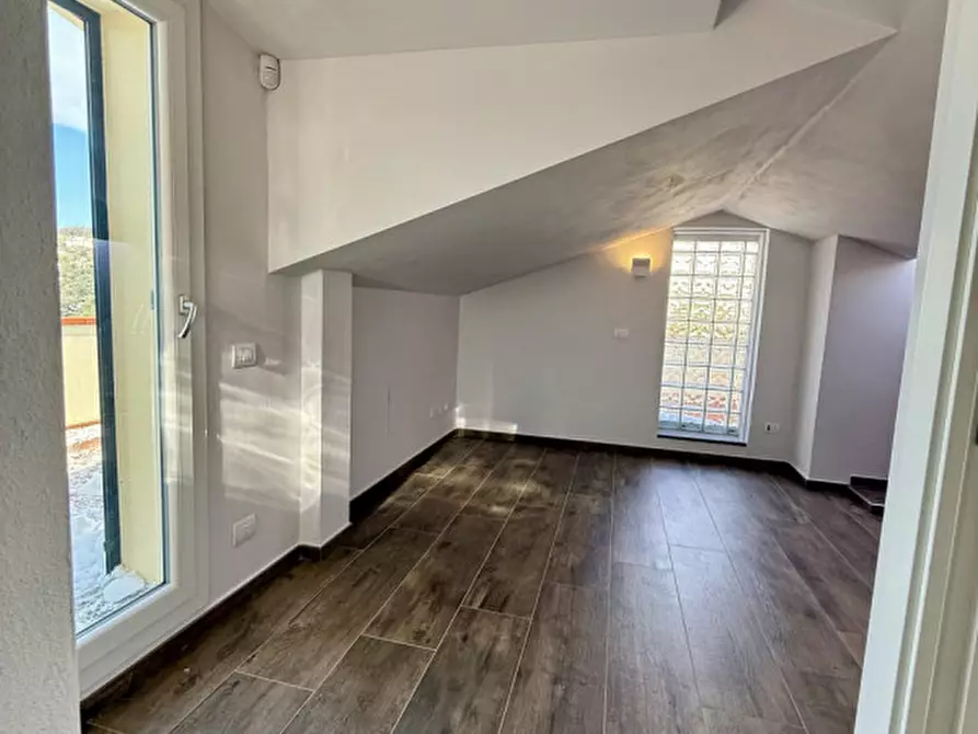 Immagine 11 di Casa bifamiliare in vendita  in Via Castra 62/c a Capraia E Limite