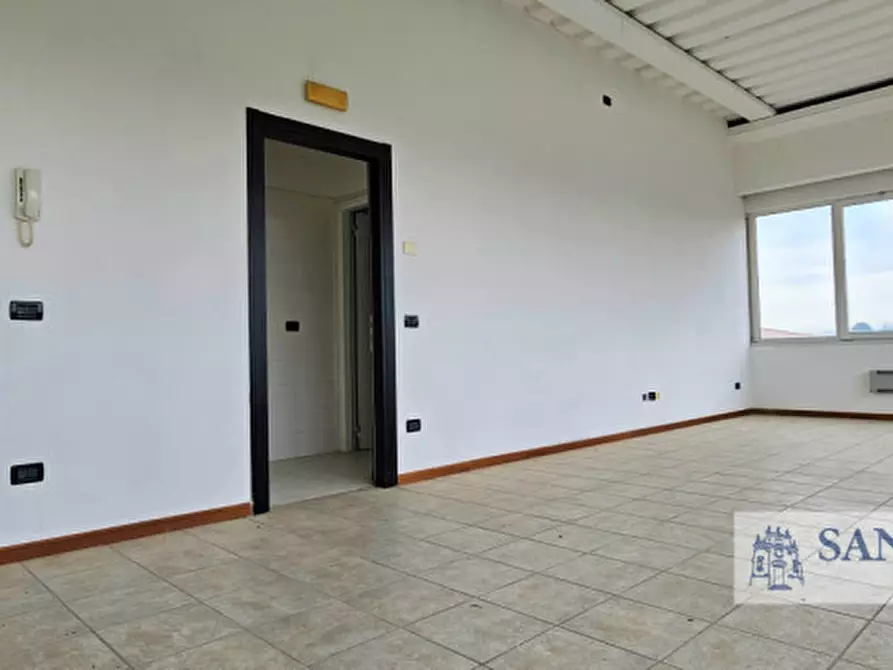 Immagine 8 di Capannone industriale in affitto  in Via Verona a Monticello Conte Otto