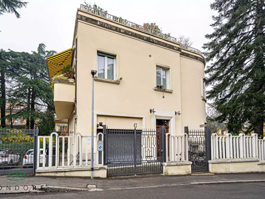 Immagine 2 di Appartamento in vendita  in Via Vallescura a Bologna