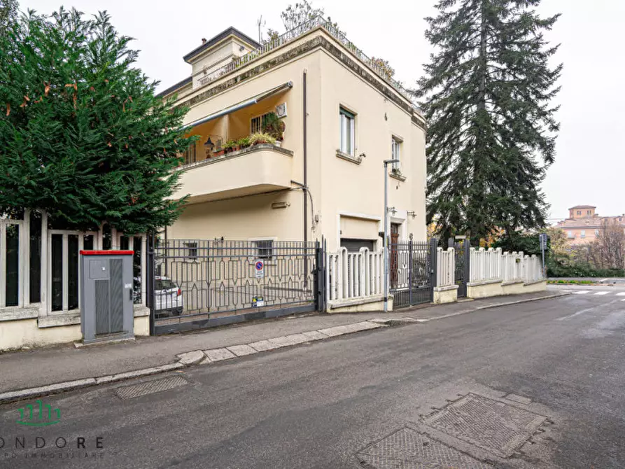 Immagine 23 di Appartamento in vendita  in Via Vallescura a Bologna