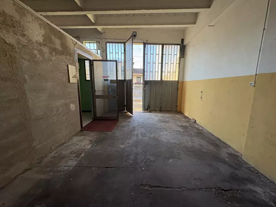 Immagine 5 di Magazzino in vendita  in Via Pilade Bronzetti a Padova