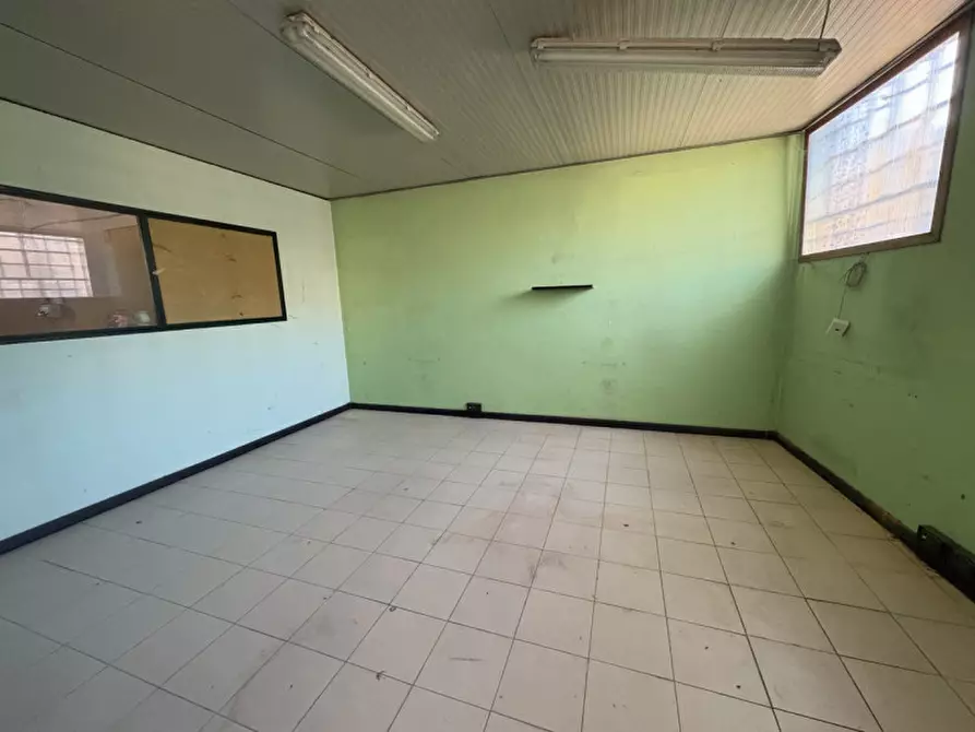 Immagine 6 di Magazzino in vendita  in Via Pilade Bronzetti a Padova