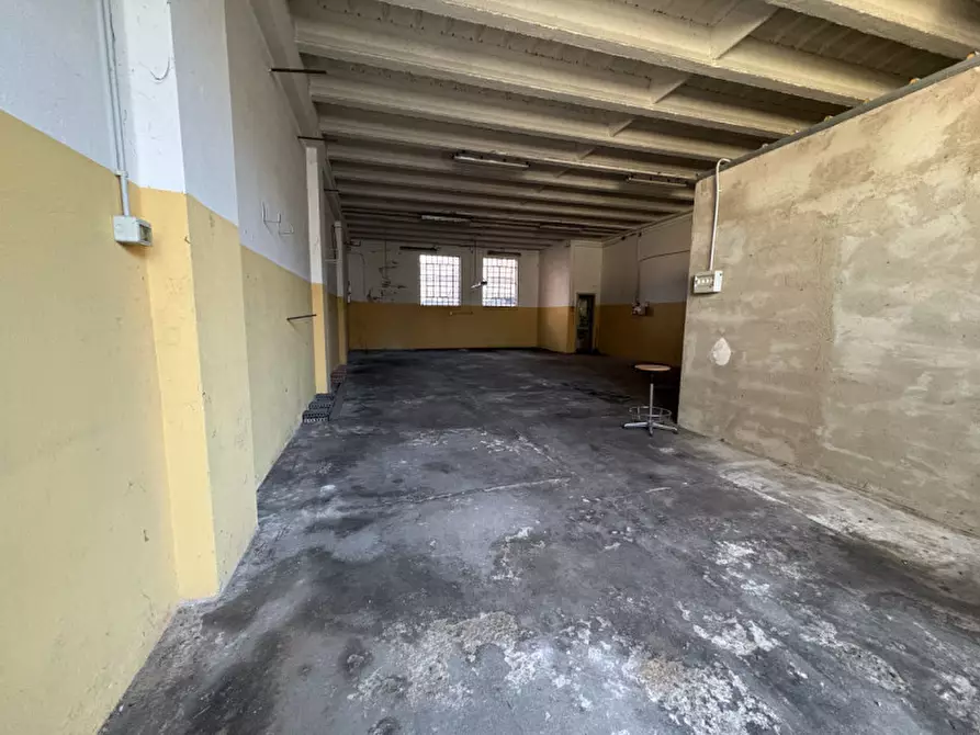 Immagine 7 di Magazzino in vendita  in Via Pilade Bronzetti a Padova