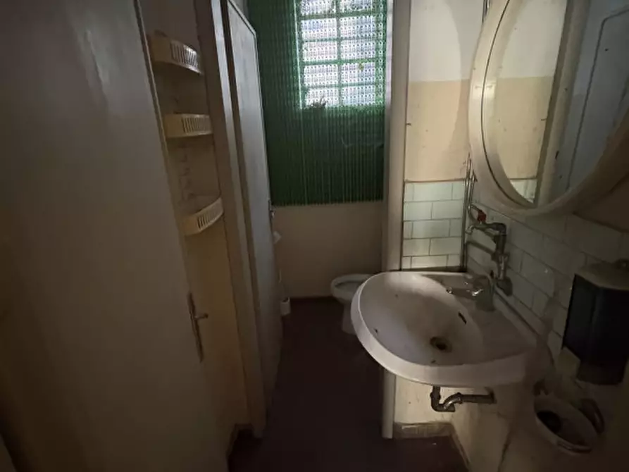 Immagine 8 di Magazzino in vendita  in Via Pilade Bronzetti a Padova