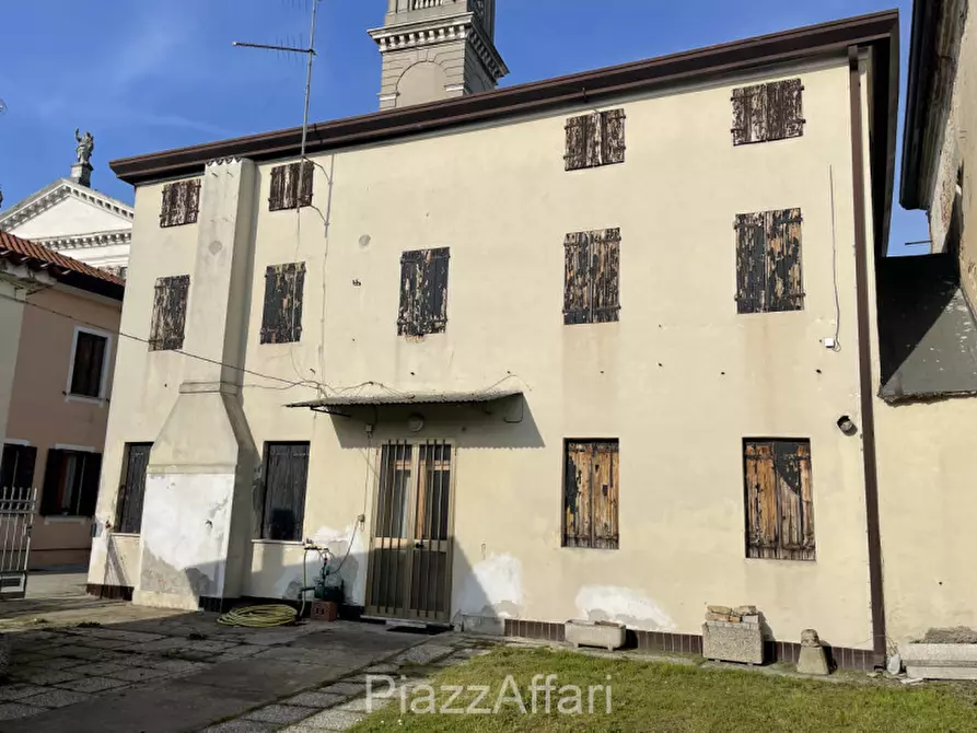 Immagine 12 di Palazzo in vendita  in Brugine - Campagnola a Brugine