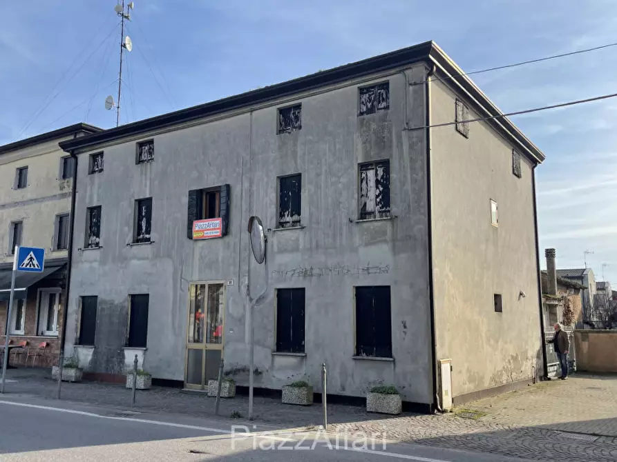 Immagine 19 di Palazzo in vendita  in Brugine - Campagnola a Brugine