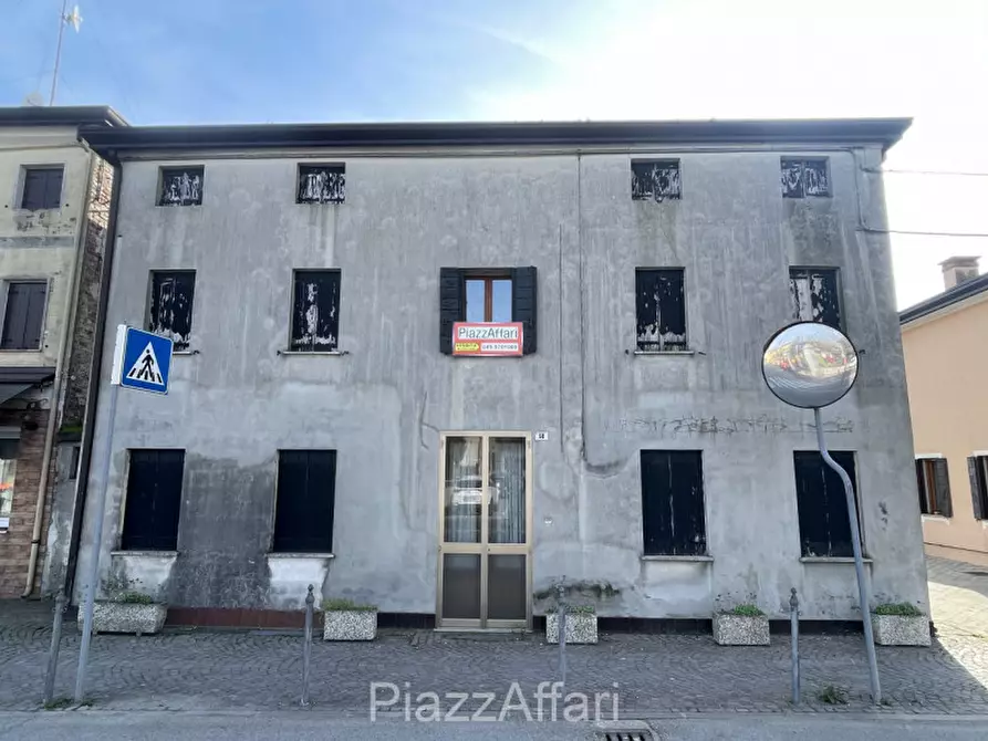 Immagine 22 di Palazzo in vendita  in Brugine - Campagnola a Brugine