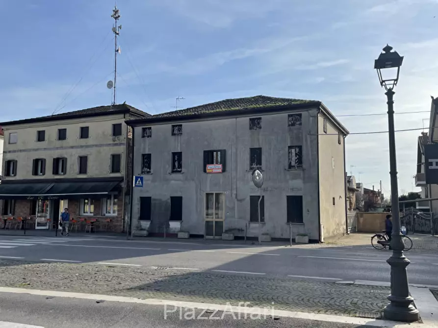 Immagine 23 di Palazzo in vendita  in Brugine - Campagnola a Brugine