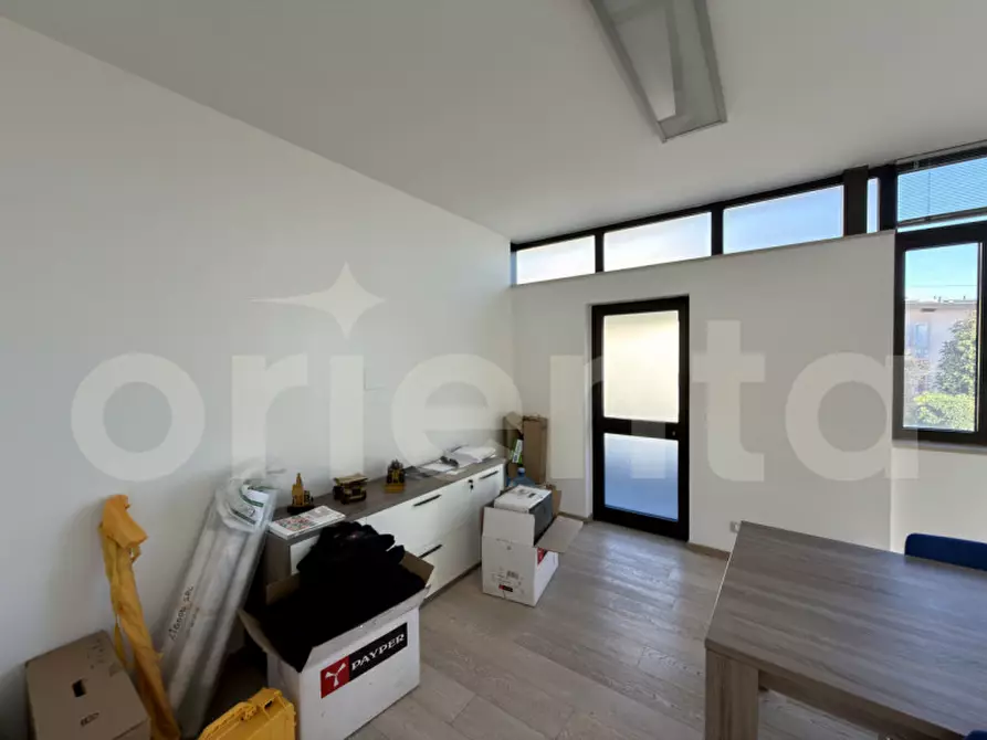 Immagine 9 di Ufficio in affitto  in via gabriele rosa 13 a Montichiari