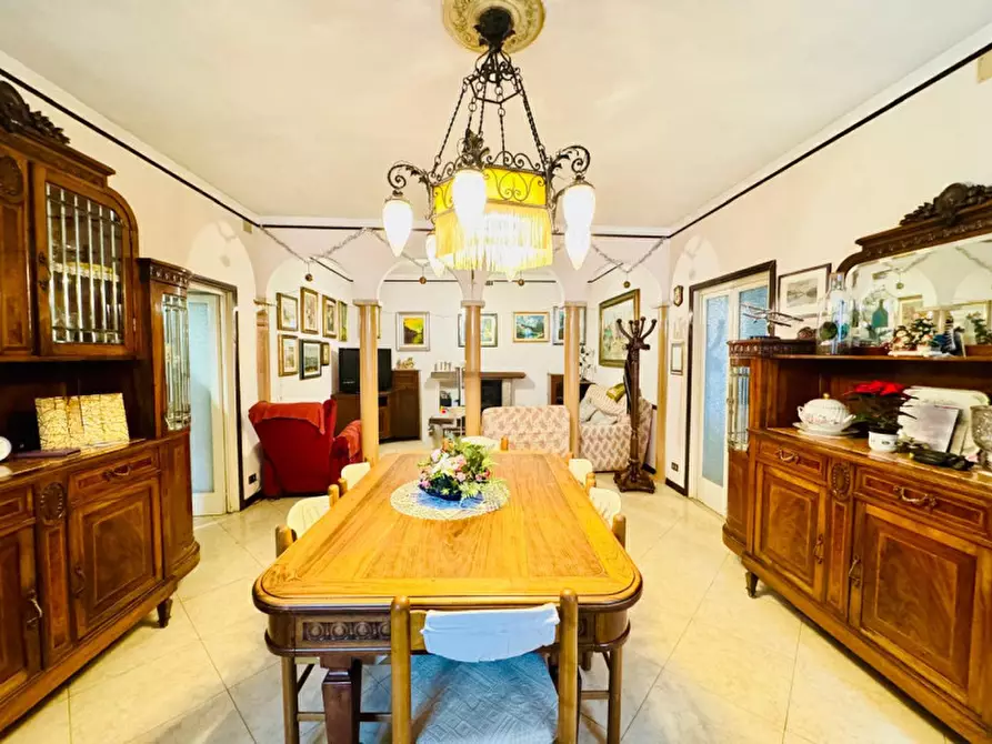 Immagine 2 di Palazzo in vendita  in via.Marconi a Calvisano