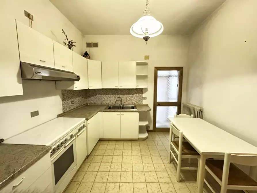 Immagine 19 di Palazzo in vendita  in via.Marconi a Calvisano