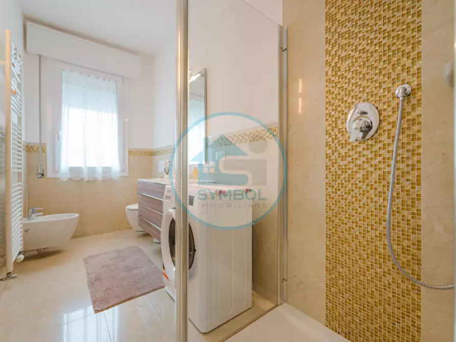 Immagine 8 di Appartamento in vendita  in Via Roma - Corso del Popolo a Venezia