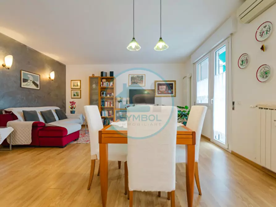 Immagine 23 di Appartamento in vendita  in Via Roma - Corso del Popolo a Venezia