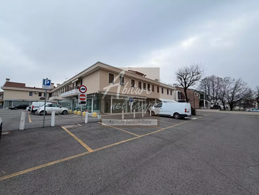 Immagine 1 di Negozio in affitto  in VIA VALSUGANA 51 a San Giorgio In Bosco