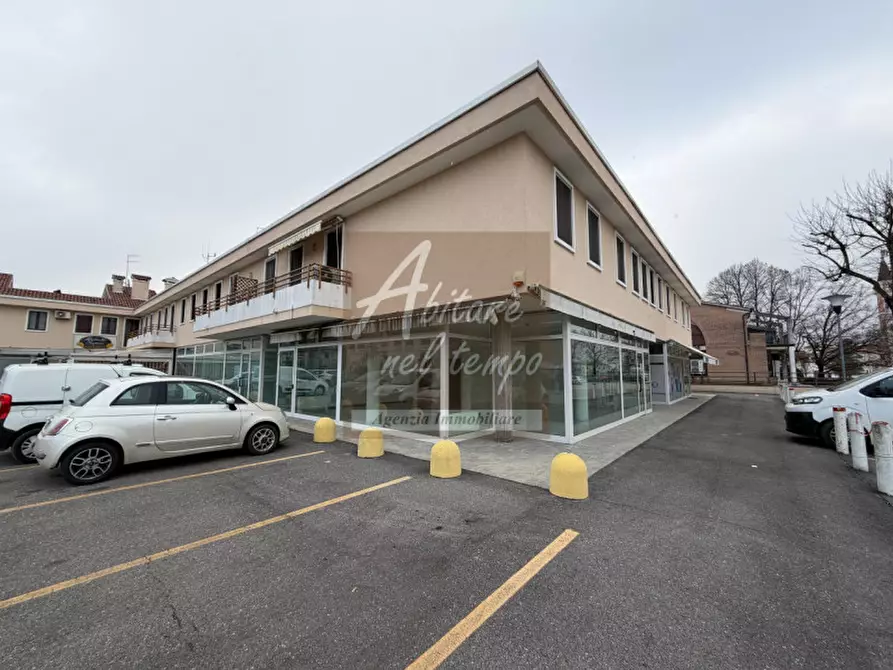 Immagine 8 di Negozio in affitto  in VIA VALSUGANA 51 a San Giorgio In Bosco