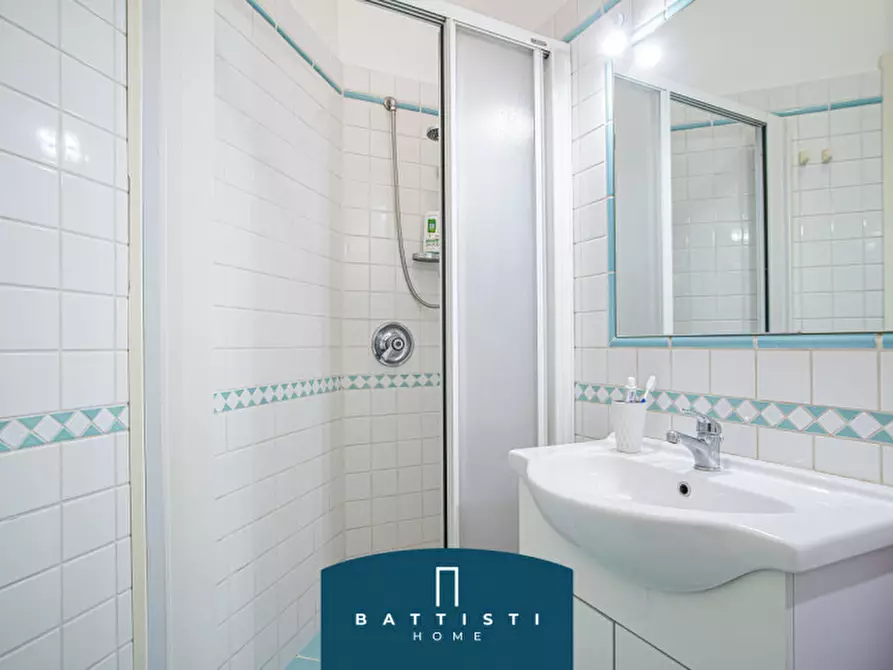 Immagine 18 di Appartamento in vendita  in via salento a Roma