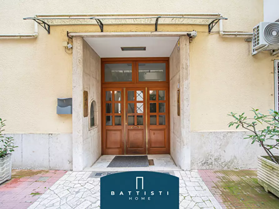 Immagine 21 di Appartamento in vendita  in via salento a Roma