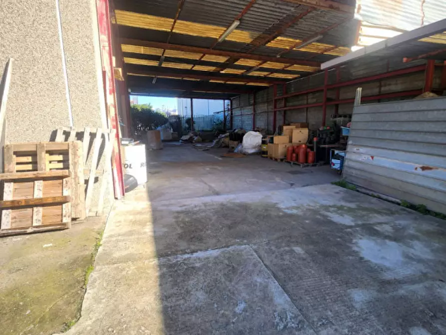 Immagine 4 di Capannone industriale in affitto  in via tommaso caruto ,22 a Salerno