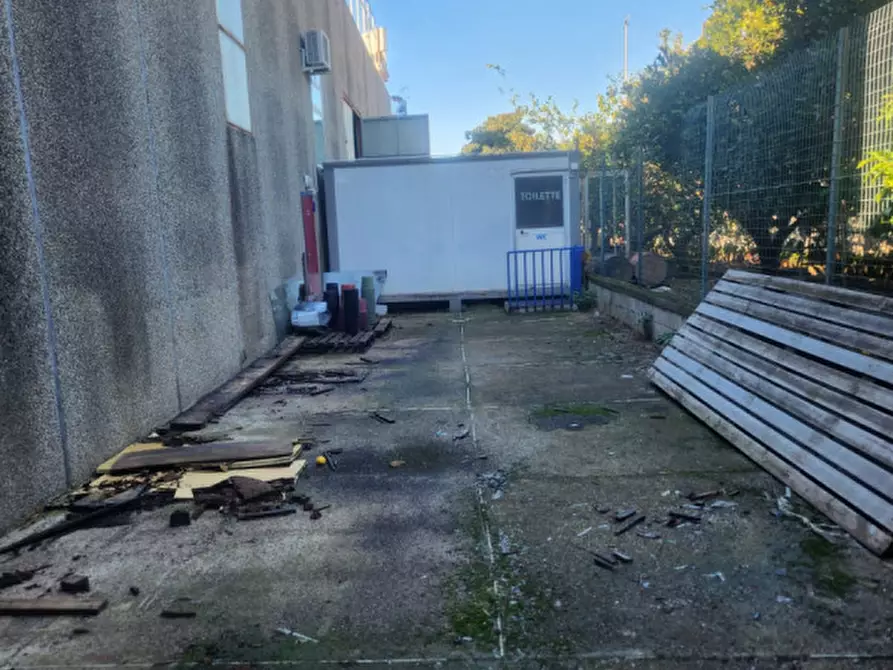 Immagine 5 di Capannone industriale in affitto  in via tommaso caruto ,22 a Salerno