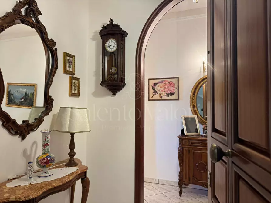 Immagine 2 di Casa bifamiliare in vendita  in Via Luigi Ferrari 29 a Parabita