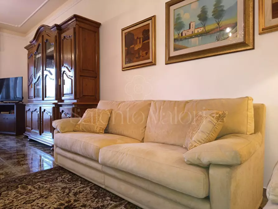 Immagine 15 di Casa bifamiliare in vendita  in Via Luigi Ferrari 29 a Parabita