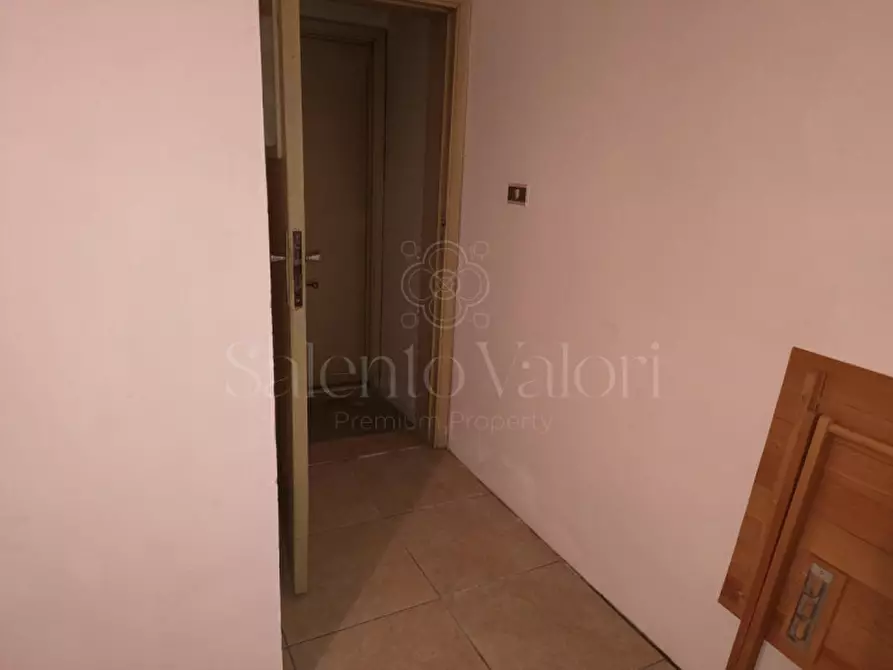 Immagine 65 di Casa bifamiliare in vendita  in Via Luigi Ferrari 29 a Parabita