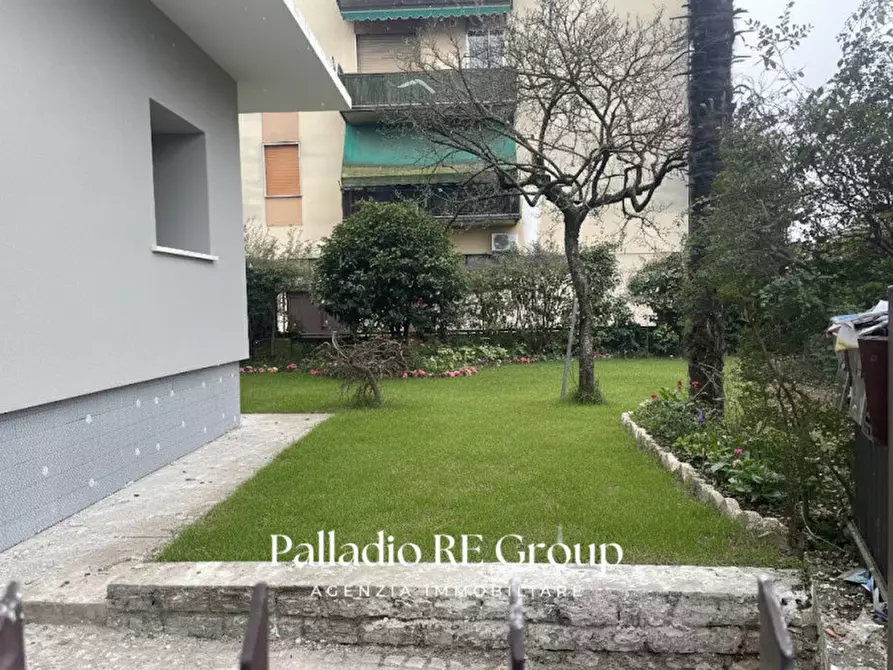 Immagine 11 di Appartamento in vendita  in Via Giuseppe Vaccari a Vicenza