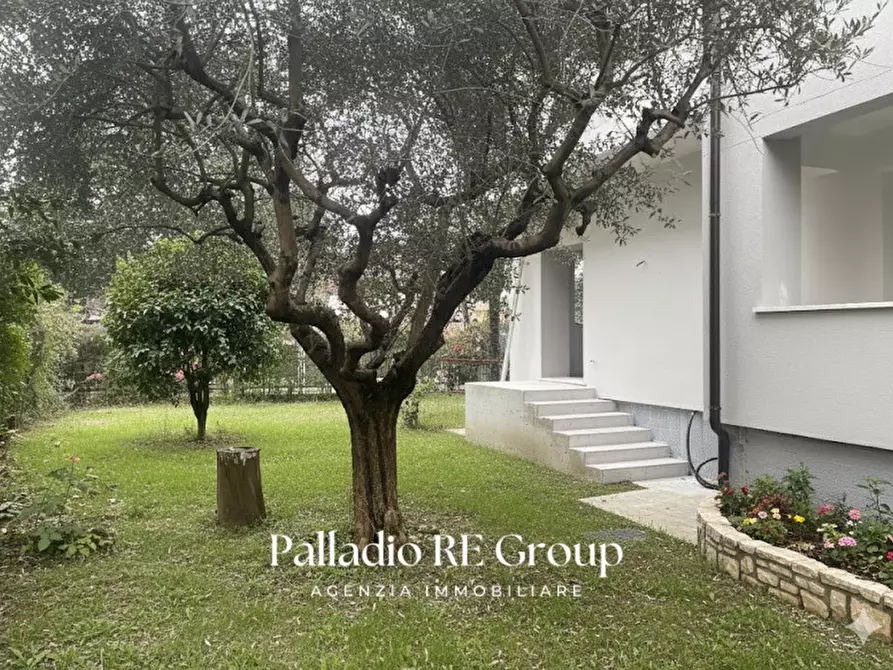 Immagine 12 di Appartamento in vendita  in Via Giuseppe Vaccari a Vicenza