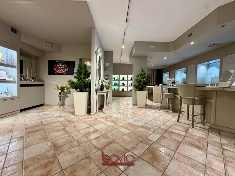 Immagine 7 di Negozio in vendita  in VIA TORINO 146 a Brandizzo