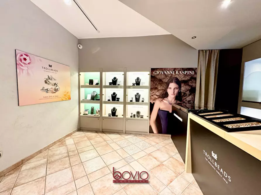 Immagine 8 di Negozio in vendita  in VIA TORINO 146 a Brandizzo