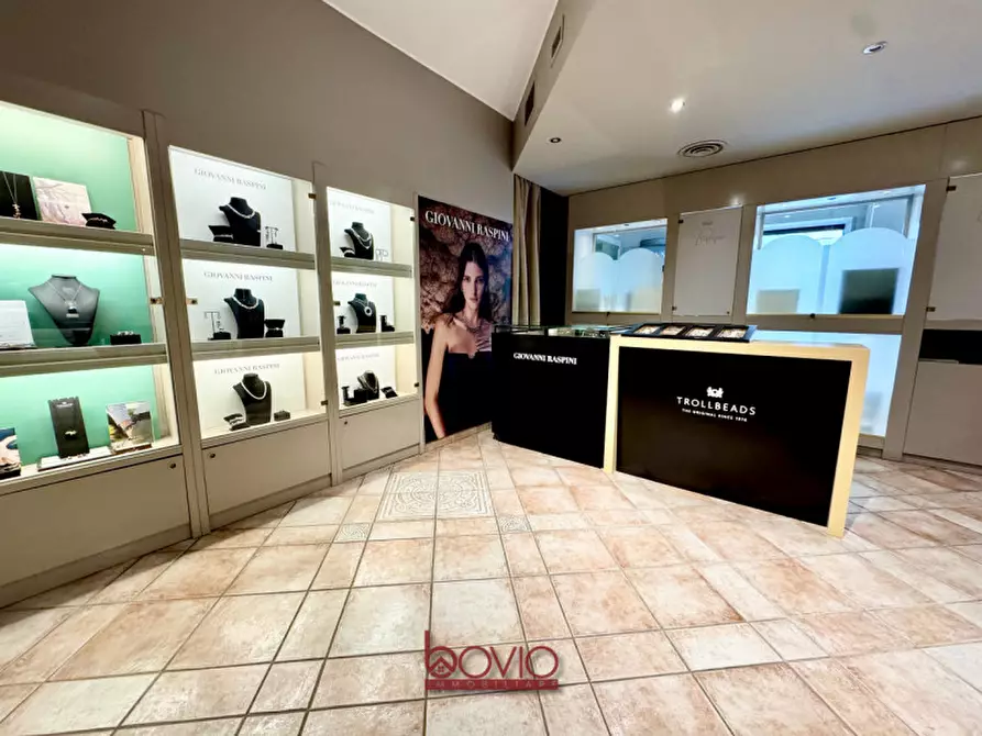 Immagine 9 di Negozio in vendita  in VIA TORINO 146 a Brandizzo