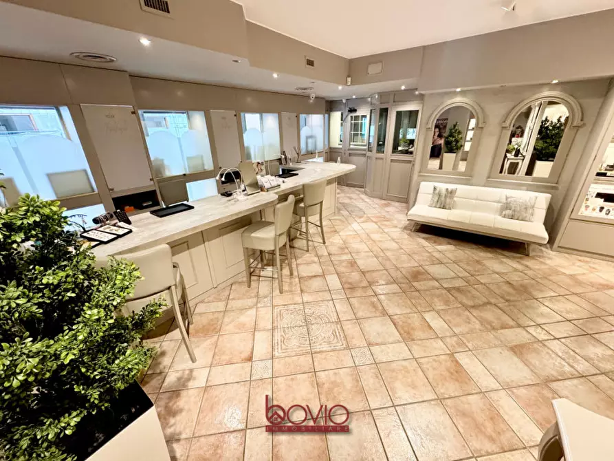 Immagine 10 di Negozio in vendita  in VIA TORINO 146 a Brandizzo