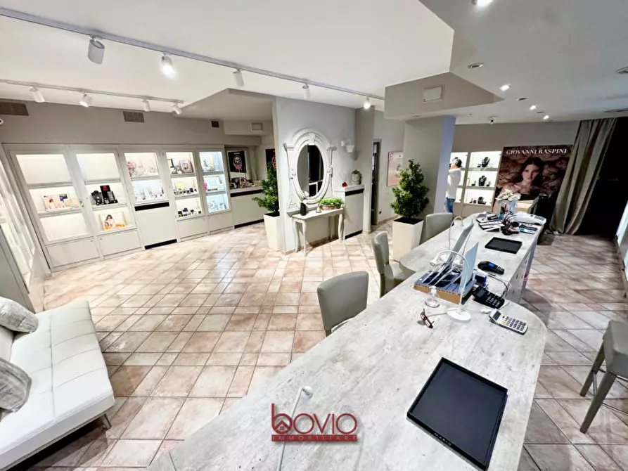 Immagine 14 di Negozio in vendita  in VIA TORINO 146 a Brandizzo