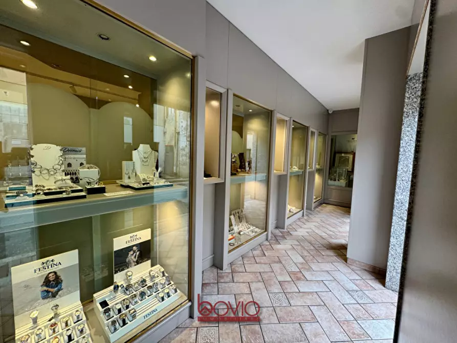 Immagine 17 di Negozio in vendita  in VIA TORINO 146 a Brandizzo